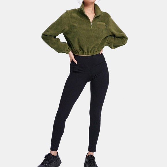 LIT Endorphin Sherpa Pullover in Olive - Picture 5 of 5